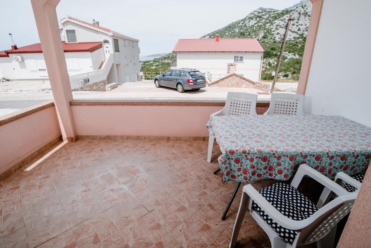 شقة Apartmens Leona كارلوباغ المظهر الخارجي الصورة