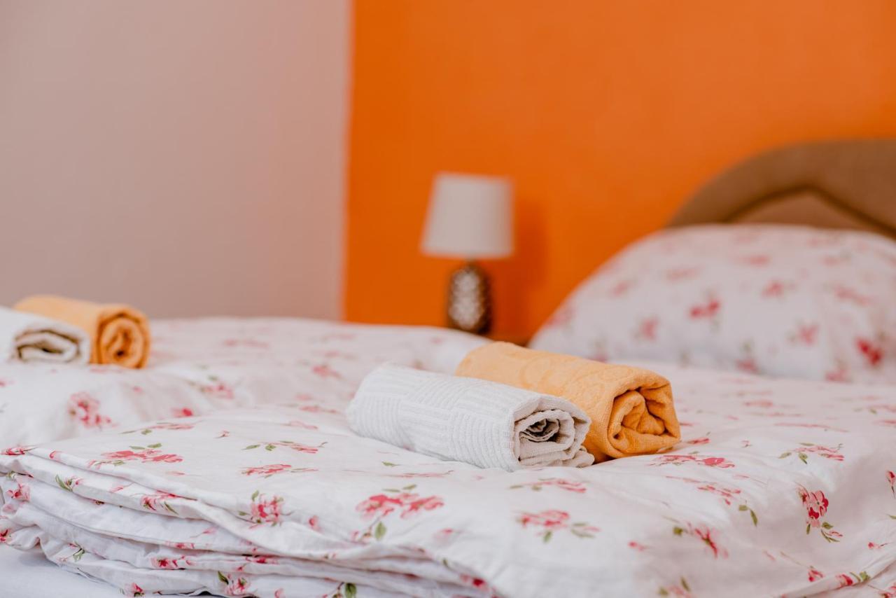 شقة Apartmens Leona كارلوباغ المظهر الخارجي الصورة