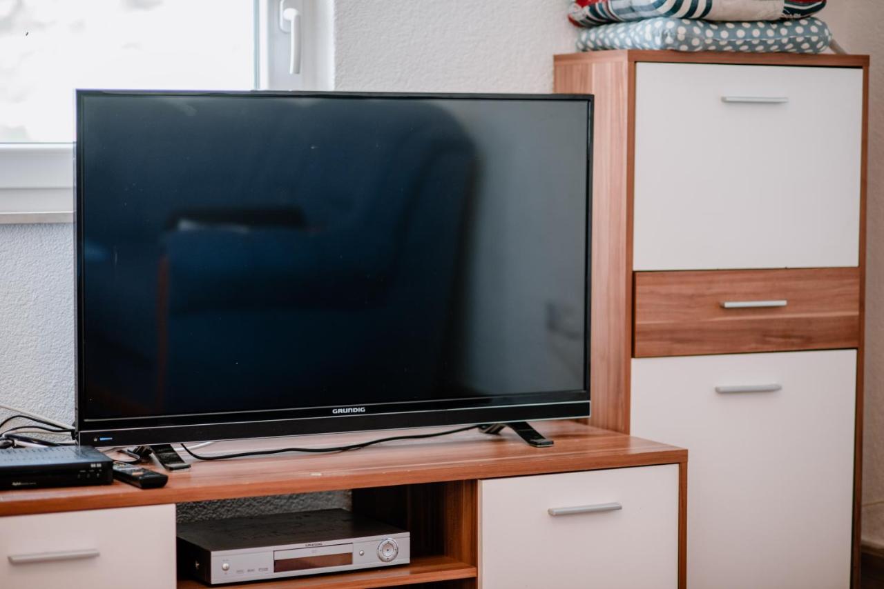 شقة Apartmens Leona كارلوباغ المظهر الخارجي الصورة
