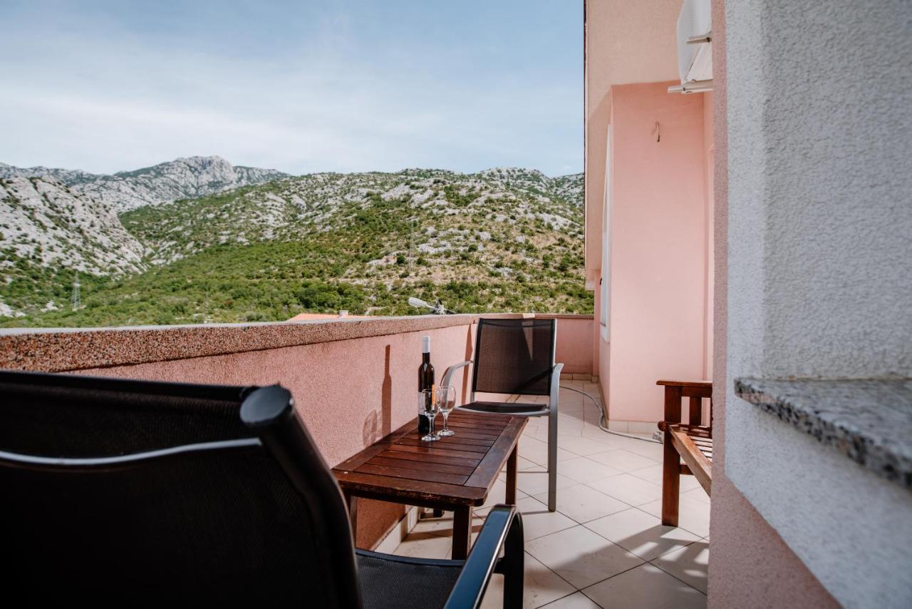 شقة Apartmens Leona كارلوباغ المظهر الخارجي الصورة