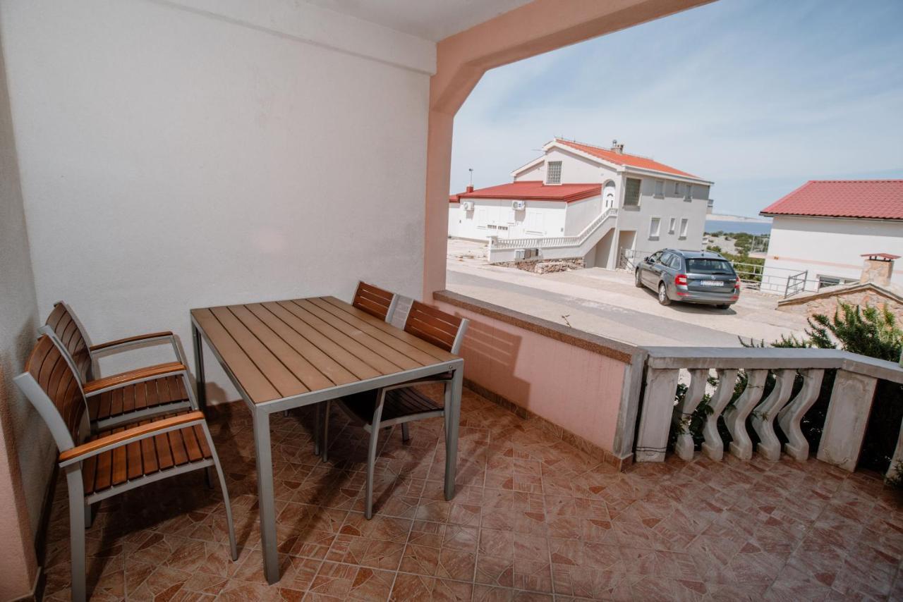 شقة Apartmens Leona كارلوباغ المظهر الخارجي الصورة