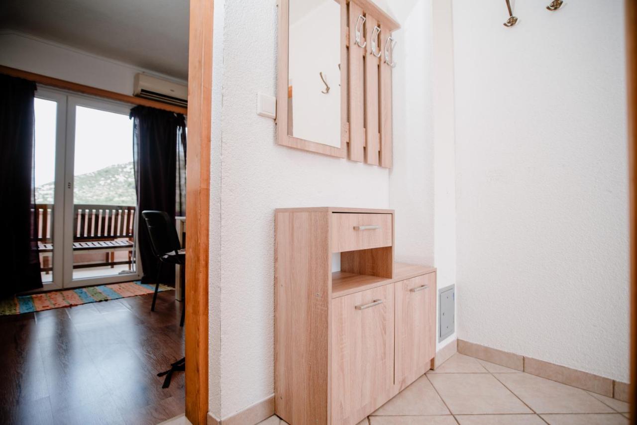 شقة Apartmens Leona كارلوباغ المظهر الخارجي الصورة