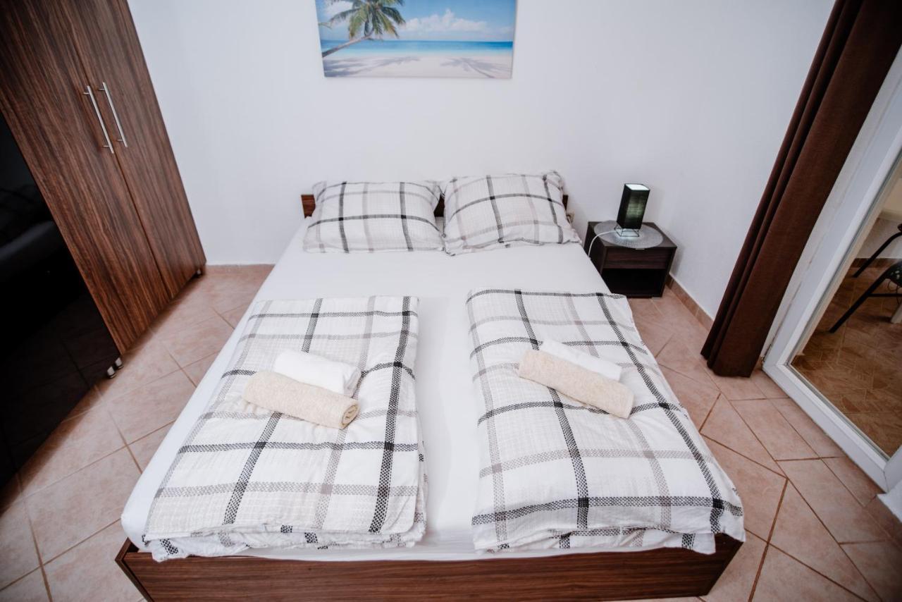 شقة Apartmens Leona كارلوباغ المظهر الخارجي الصورة